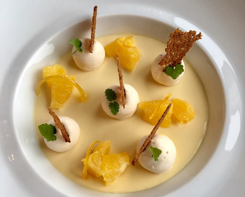 ../Images/CHEN,YA-CHEN Four Seasons Hotel Hong Kong (4).jpg